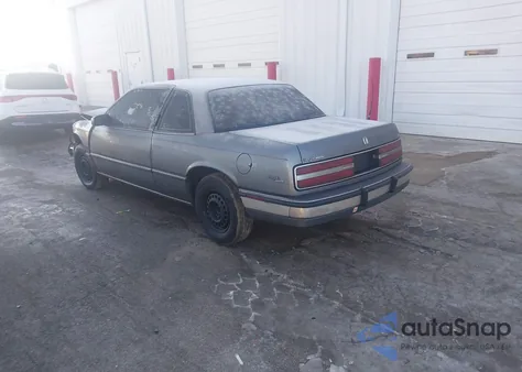 1988 Buick Regal Limited z USA, uszkodzony, nr VIN 2G4WD14W7J1404952